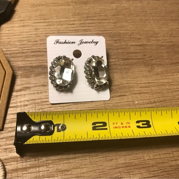 Vintage Gemstone Oval Silver and Black  Earrings - Picture 6 of 6